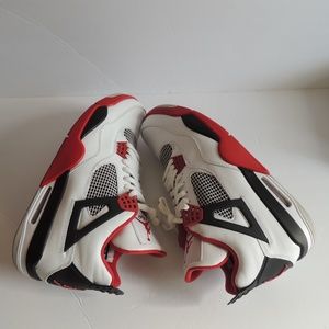 Air Jordan 4 Retro